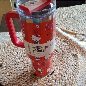 Stanley✨❤️🩷Hello Kitty Red Tumbler